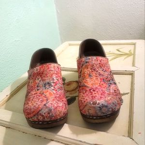 Sanita wooden clog